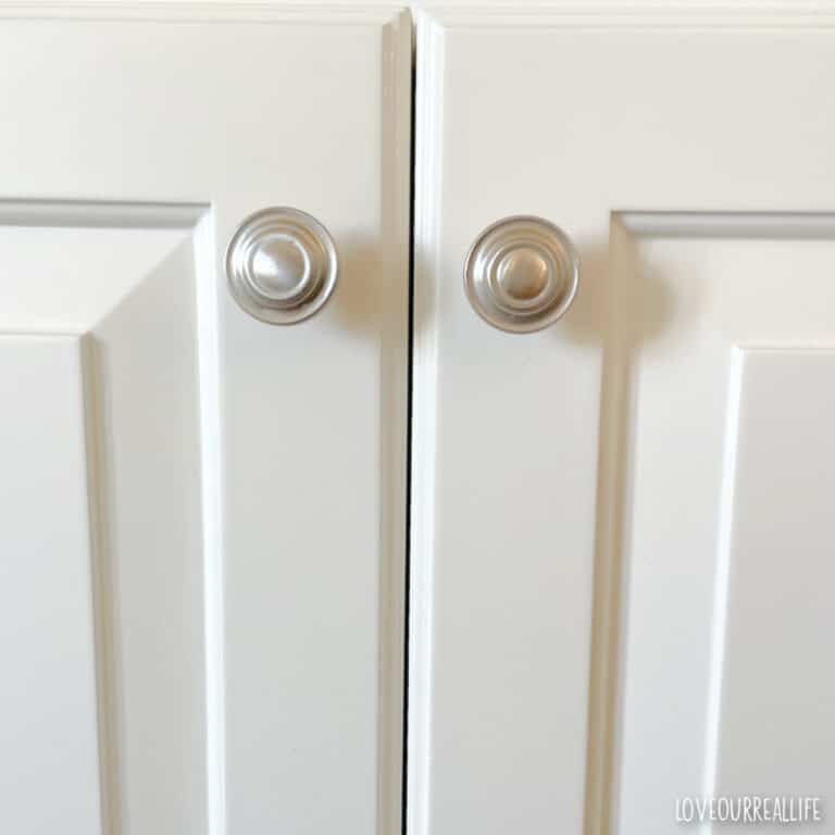 How To Choose the Best Size Knobs and Pulls for Cabinets