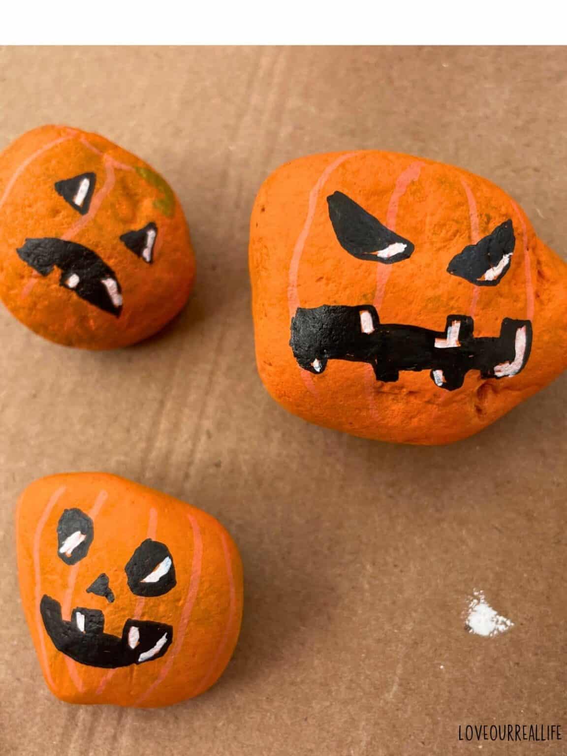 Fun and Easy Halloween Painted Rocks DIY ⋆ Love Our Real Life